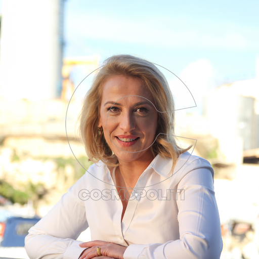 Ρένα Δούρου : “Ο σύντροφός μου είναι το αλεξικέραυνό μου”