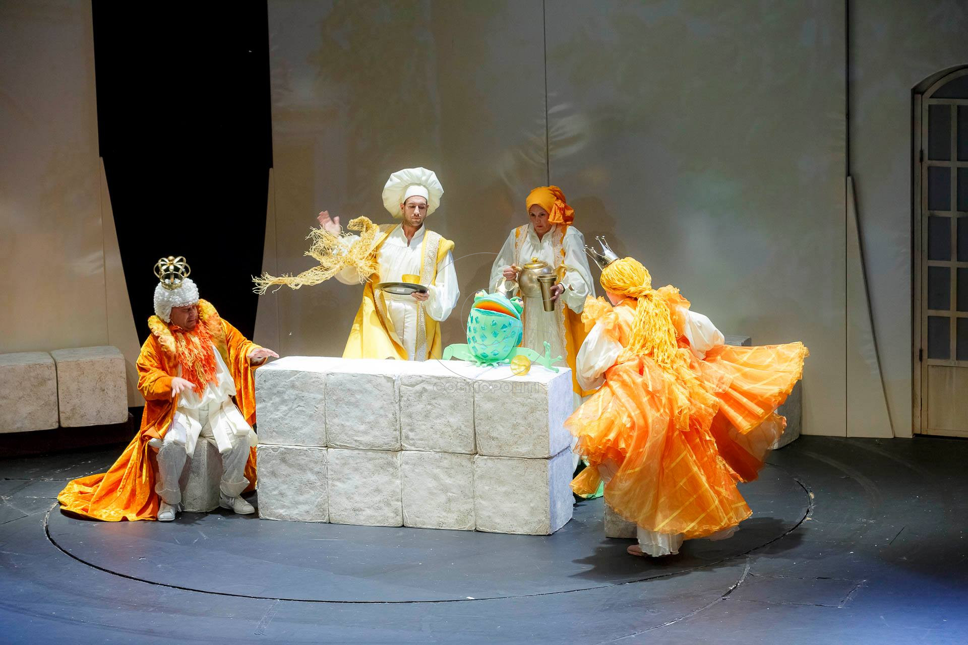 Το βαλς με τα παραμύθια: καλοκαιρινή περιοδεία