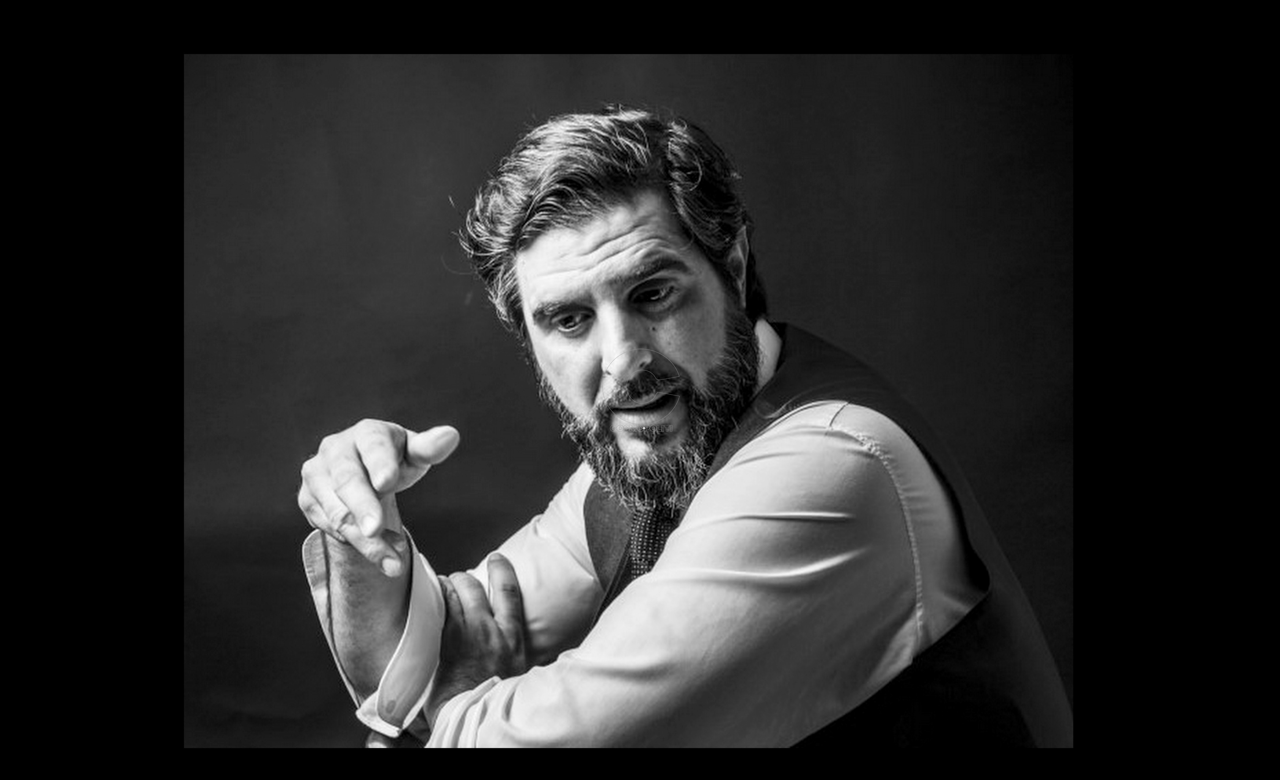 Ο Γιώργος Γάλλος από το Α ως το Ω: “Το θέατρο είναι θησαυρός και όλοι δικαιούνται μερίδιο από αυτόν”