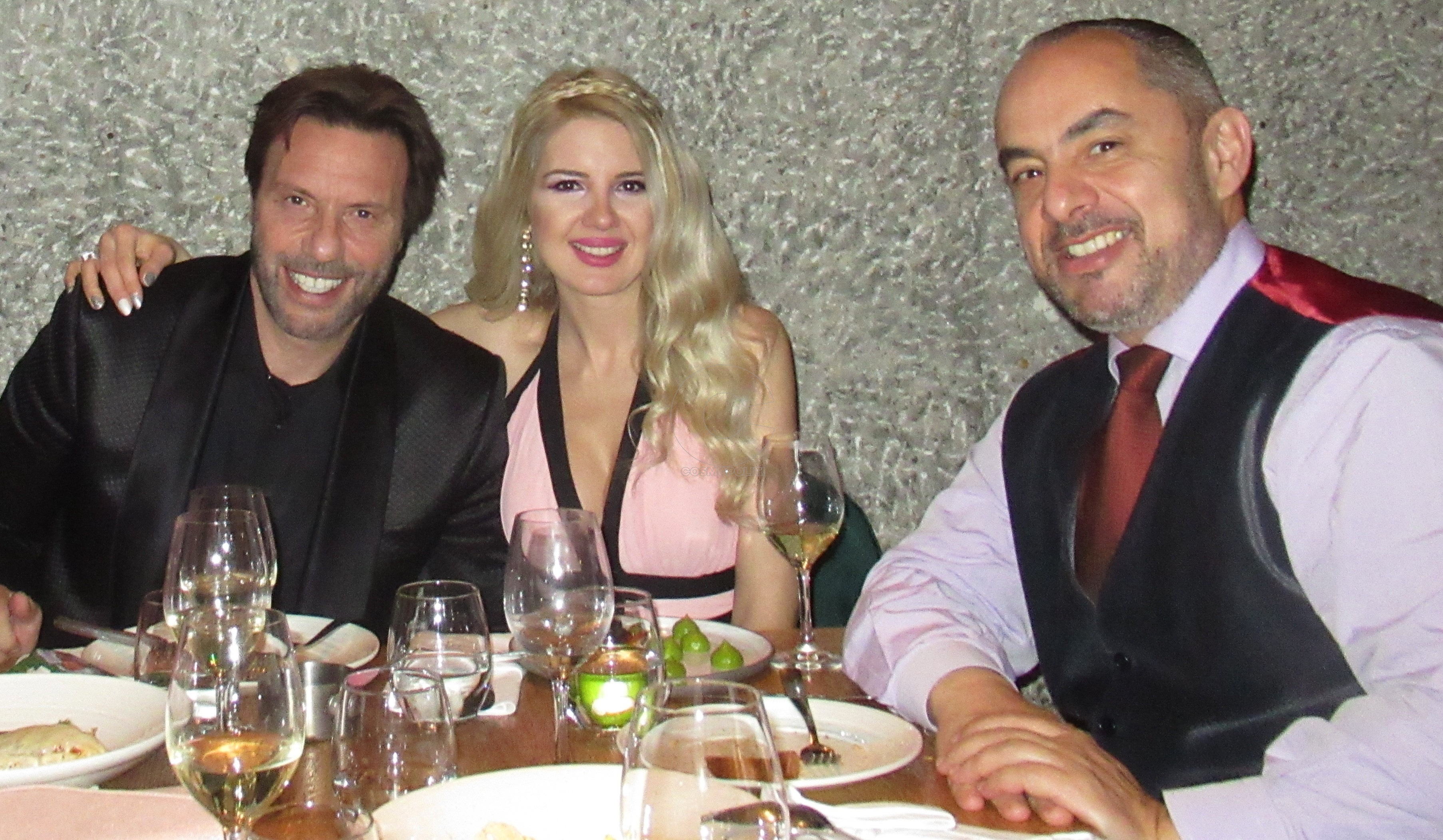 Συνάντηση φίλων στο κέντρο της Αθήνας