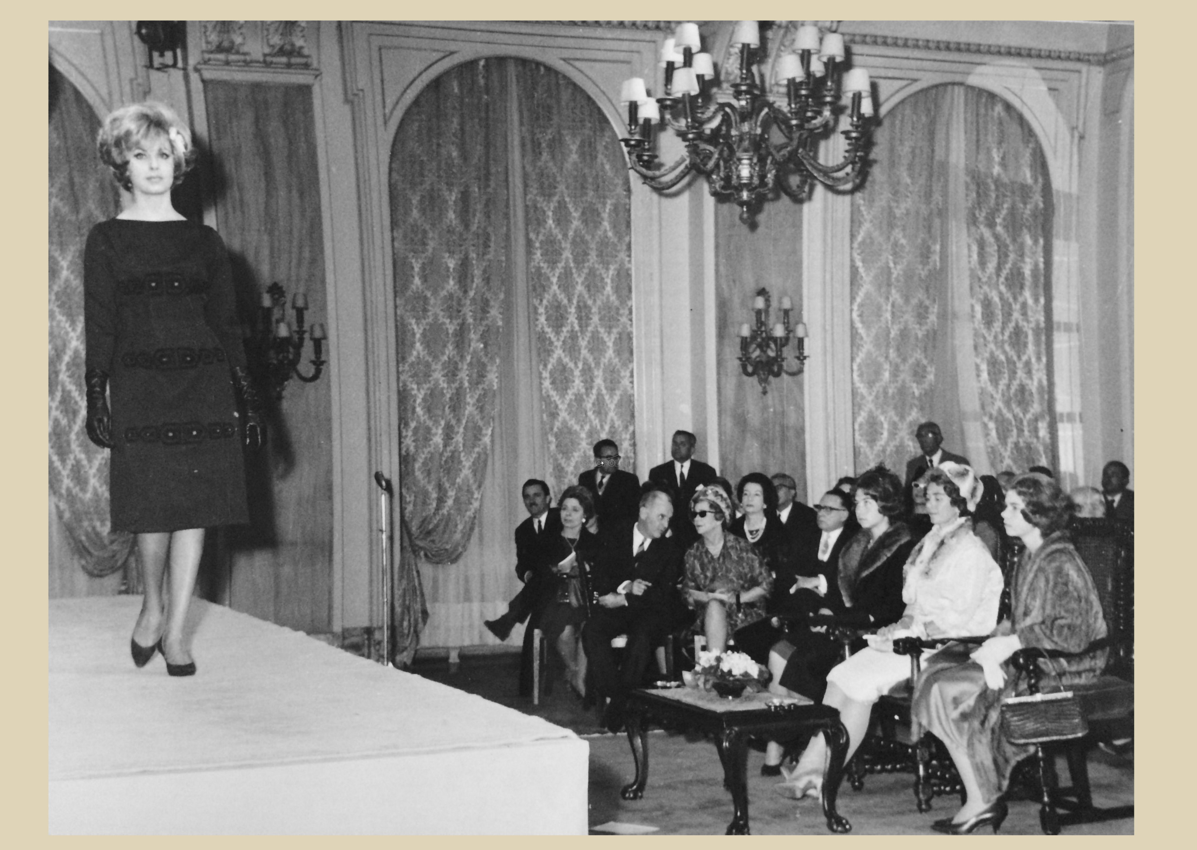 Σπάνια ντοκουμέντα με την Υακίνθη Καραβίτη-Πολίτη σε επιδείξεις μόδας του ΄60!