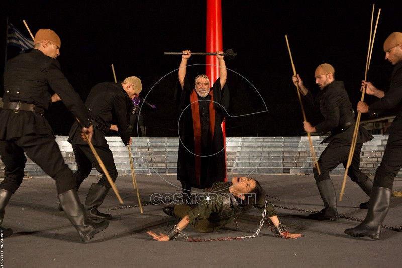 Προμηθέας Δεσμώτης: στις πρόβες λίγο πριν την πρεμιέρα στην Επίδαυρο