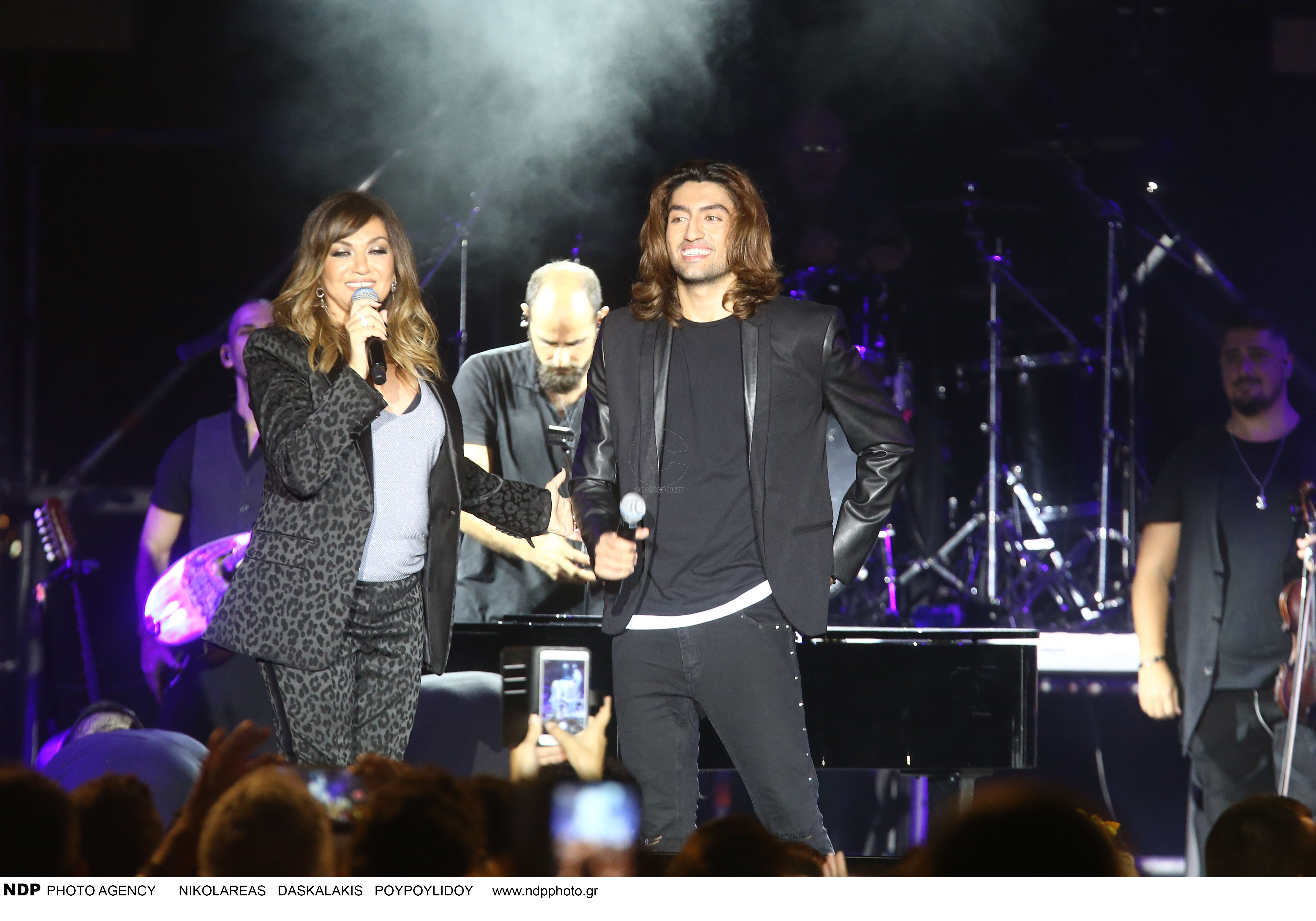 Kαίτη Γαρμπή & Δημήτρης Σχοινάς: πρώτη φορά μαζί στη σκηνή (ολόκληρο το στιγμιότυπο)