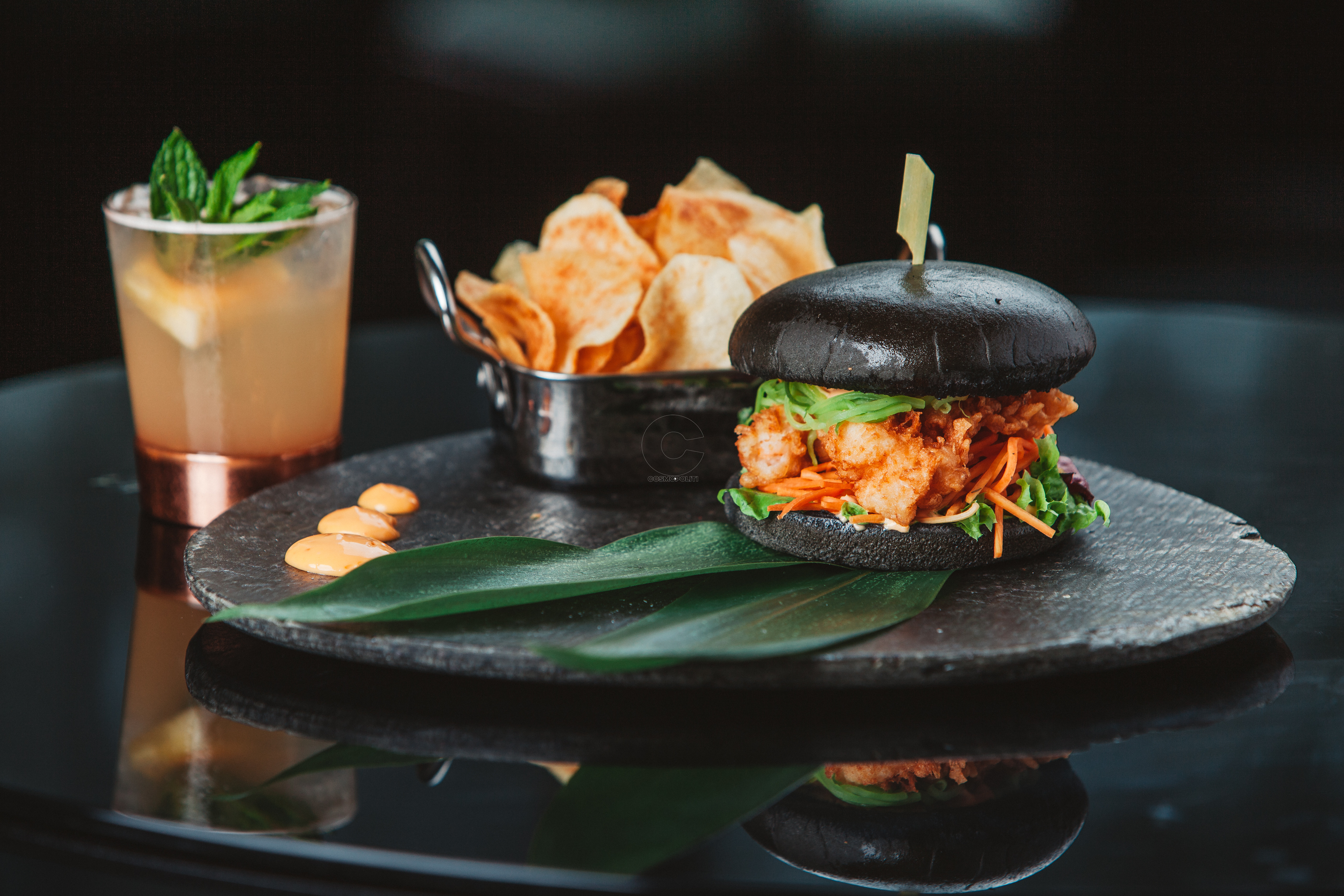 Αθηναϊκές Πέμπτες με “Burgers & Cocktails” @ Juju Bar & Restaurant