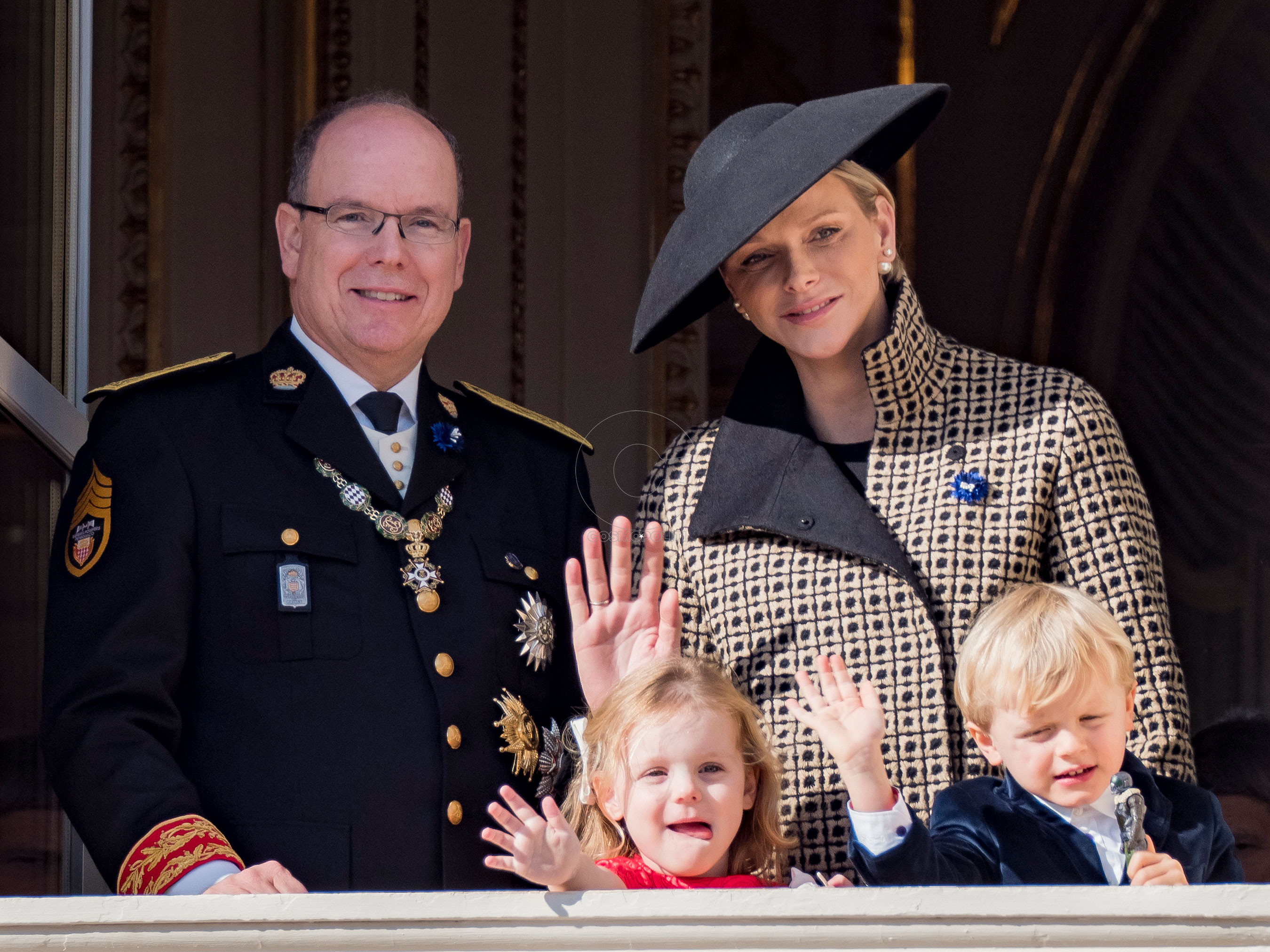 Принцесса проживает 7 жизнь. Князь Альбер 2 и княгиня Монако Шарлен. Шарлен жена князя Монако Альбер II.