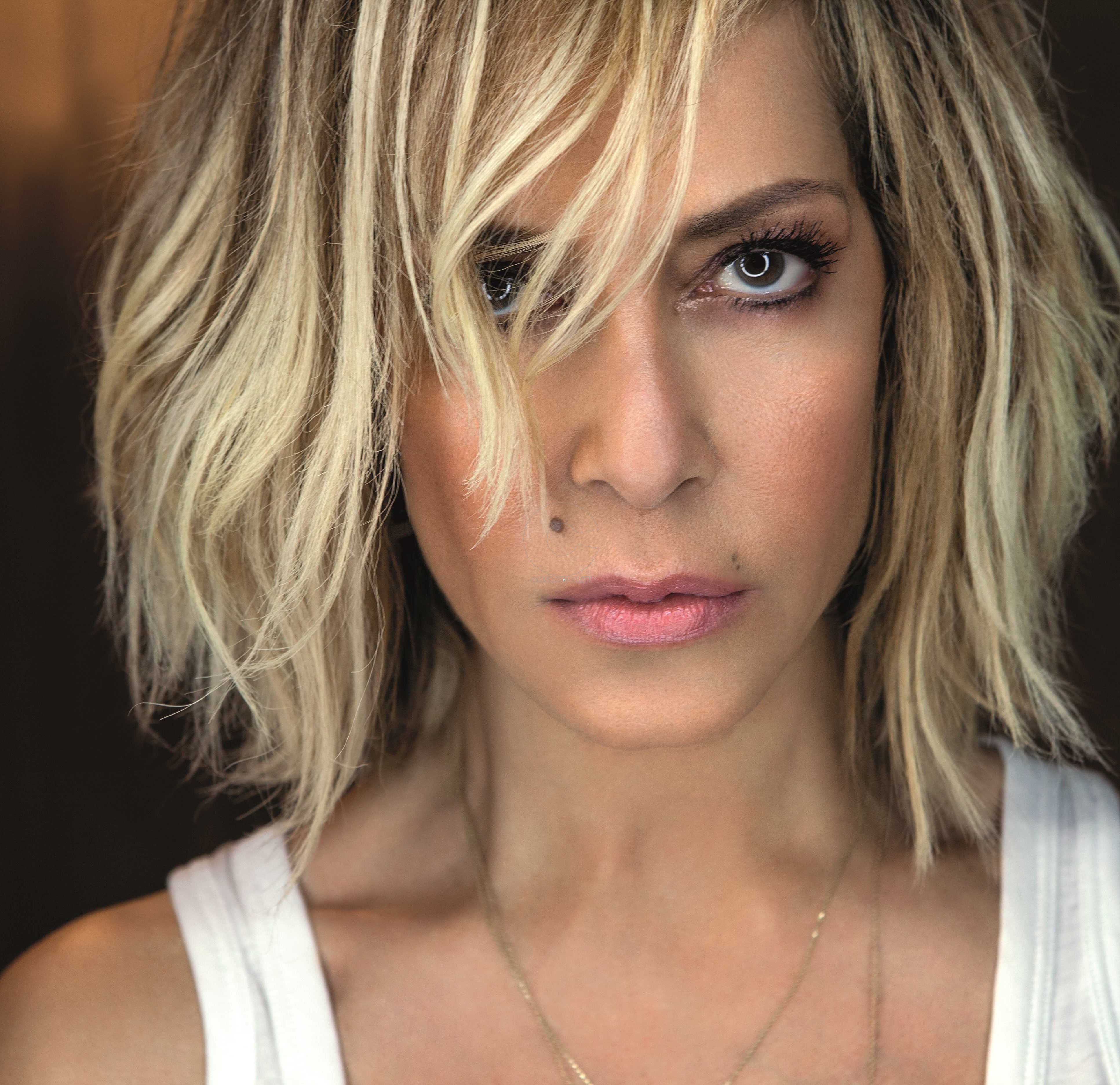 H Άννα Βίσση έρχεται στο Mega με “ένα μαγικό χαλί” – Δείτε το τρέιλερ