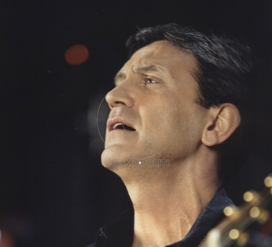 Μένουμε Mega με τον Γιώργο Νταλάρα