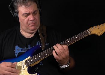 Ο Δημήτρης Σταρόβας σολάρει και ροκάρει στο YouTube