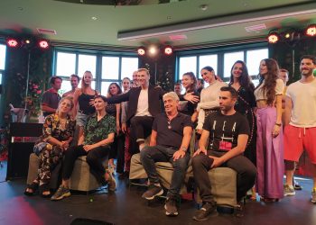 Ο Τάκης Ζαχαράτος, η… σεξορουκέτα Χαρδαλιάς και η γενέθλια τούρτα-έκπληξη!