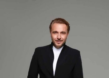 Φάνης Μουρατίδης: “Κάνουμε τον θεατή να ξεχνά τα προβλήματά του”