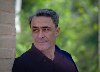 O Θανάσης Κουρλαμπάς από το Α ως το Ω: “Φιλοδοξώ να συναντάω ωραίους ανθρώπους και συνεργάτες”