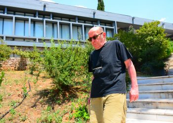 “Περίπατος” στην Επίδαυρο  με τον Βασίλη Παπαβασιλείου