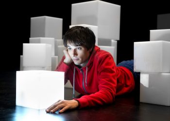 Ποιος σκότωσε το σκύλο τα μεσάνυχτα: 4 καλοκαιρινές παραστάσεις