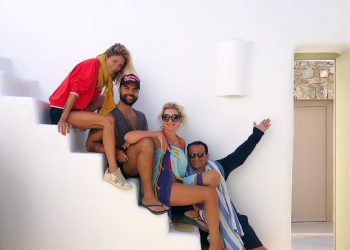 Xωρίς παγιέτες (και ανέμπνευστη) στη Μύκονο