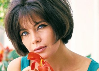 Τζένη Καρέζη: Σπάνιες φωτογραφίες με μαγιό