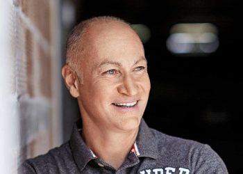 Ο Βαγγέλης Χατζατουριάν από το Α ως το Ω: “Η ζωή με έμαθε να είμαι ευγνώμων για όσα έχω”