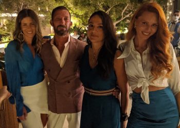 Το party έκπληξη για τα γενέθλια του Χάρη Ντάβλα