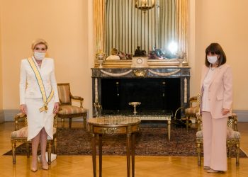 Στην Μαριάννα Β. Βαρδινογιάννη ο Μεγαλόσταυρος του Τάγματος της Ευποιΐας