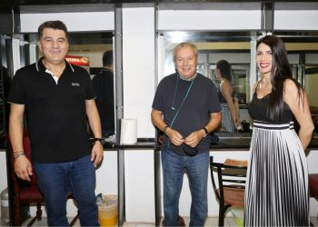 Μανώλης Μητσιάς: “50 χρόνια χρυσάφι” στο Θέατρο Βράχων