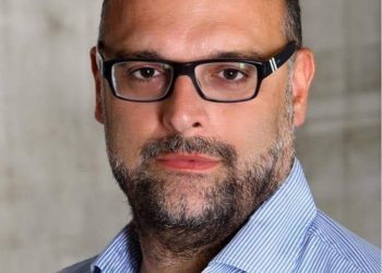 Λέων Ναρ: “Θυμάμαι / I Remember”