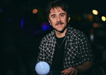 O “Τσάρλι” άναψε τα Φώτα της Πόλης στο City Drive in