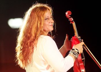 Μάγεψε η Ευανθία Ρεμπούτσικα στο Άλσος Νέας Σμύρνης