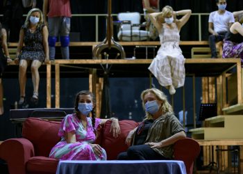 Το τρίτο στεφάνι: Τρέιλερ & φωτογραφίες από τις πρόβες στο Παλλάς