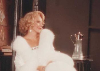 Mια κουβέντα με την ακριβοθώρητη Νόνικα Γαληνέα…