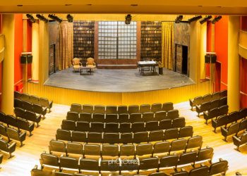 Αλλάζει σε “Κώστας Βουτσάς” το θέατρο Alhambra Art Theatre;