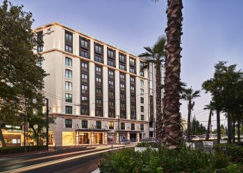 Καμπάνια ευαισθητοποίησης για τον καρκίνο του μαστού από το Athens Capital Hotel -MGallery Collection