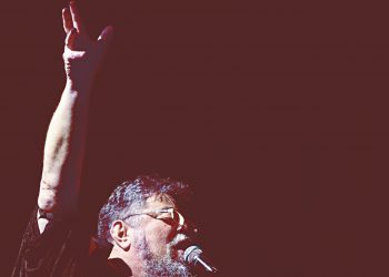 Ο Σταμάτης Κραουνάκης “Σπίτι με το Mega”