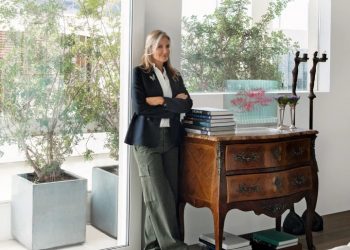 Mαρέβα Μητσοτάκη: Οι Financial Times στο σπίτι της