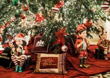 Φωταγώγηση Χριστουγεννιάτικου Δέντρου στο ξενοδοχείο Μεγάλη Βρεταννία