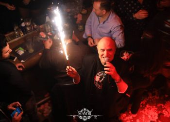 Έχασε τη μάχη με τον κορωνοϊό ο τραγουδιστής Χάρης Γαλανός