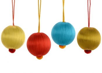 Χριστουγεννιάτικα στολίδια, δώρα και γούρια από το Μουσείο Μπενάκη