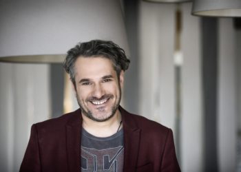 O Γιώργος Δ. Λεμπέσης αφηγείται την αγαπημένη Χριστουγεννιάτικη ιστορία του βυθού