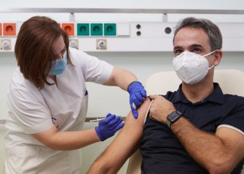 Eμβολιάστηκε ο Κυριάκος Μητσοτάκης