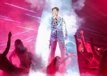 Ο Γιώργος Μαζωνάκης κορύφωσε το επετειακό MadWalk 2020