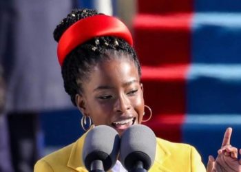 Νikos Koulis: Με σκουλαρίκια του Έλληνα σχεδιαστή η Amanda Gorman στην ορκωμοσία Μπάιντεν