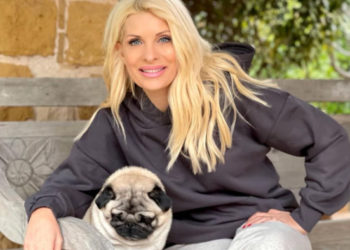 Η Ελένη Μενεγάκη κι ο κολλητός της τετράποδος φίλος