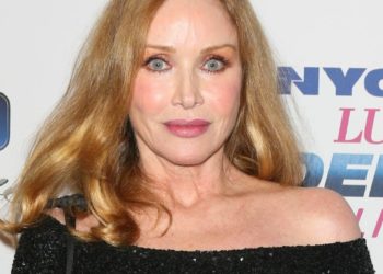 Τάνια Ρόμπερτς: Ένας άγγελος του Τσάρλι στον Παράδεισο…