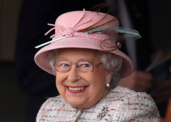 Εμβολιάστηκε η βασίλισσα Ελισάβετ