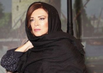 Η Μιμή Ντενίση αποκλειστικά στο Cosmopoliti: “Δεν καταλαβαίνω το μυαλό τους, ο Θεός είναι παντού”