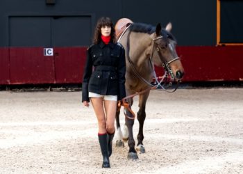 Επίδειξη μόδας του οίκου Longchamp στο Παρίσι