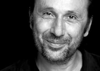 Ο Ρένος Χαραλαμπίδης από το Α ως το Ω: “Τα καλύτερα μας χρόνια οφείλουμε να είναι πάντα αυτά που ζούμε τώρα”