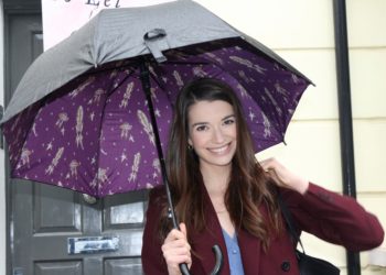 Από το Λονδίνο στην Κρήτη με “Καρτ Ποστάλ”