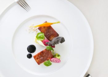 Your Liaison: Η νέα υπηρεσία home dining στην Αθήνα