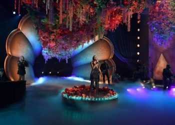 Με δημιουργία Celia Kritharioti η Mιράντα Λάμπερτ στα Grammy Awards 2021