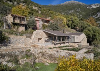Ένα σπίτι-καταφύγιο στον Ταΰγετο