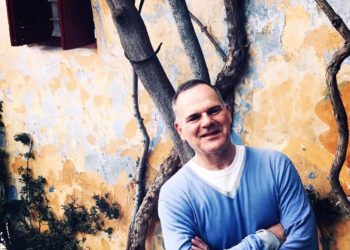 Οι 15 μέρες που συγκλόνισαν τον κόσμο του Γιώργου Πανόπουλου